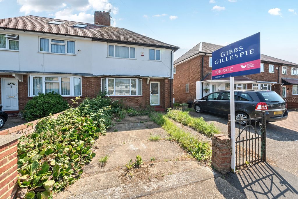 Property photo 1 of 17 27-6823234A33F1F-...