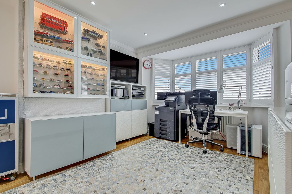 Additional image 9 of 3 bed semi-detached house for saleOakwood Crescent, Greenford UB6