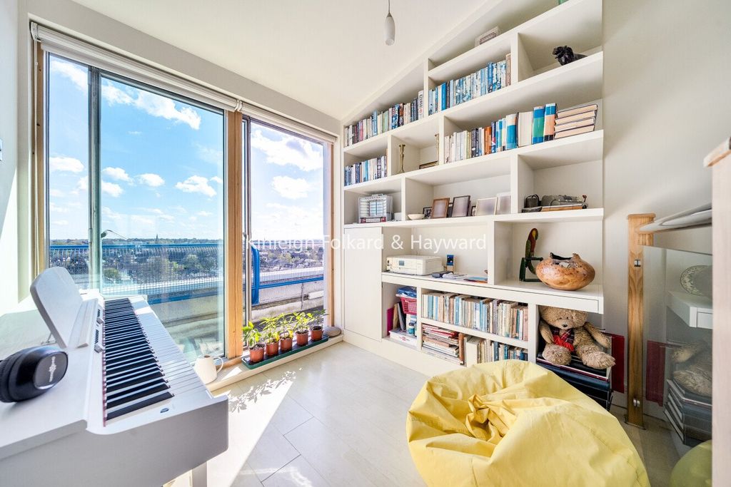 Property photo 3 of 28 Picture No. 06