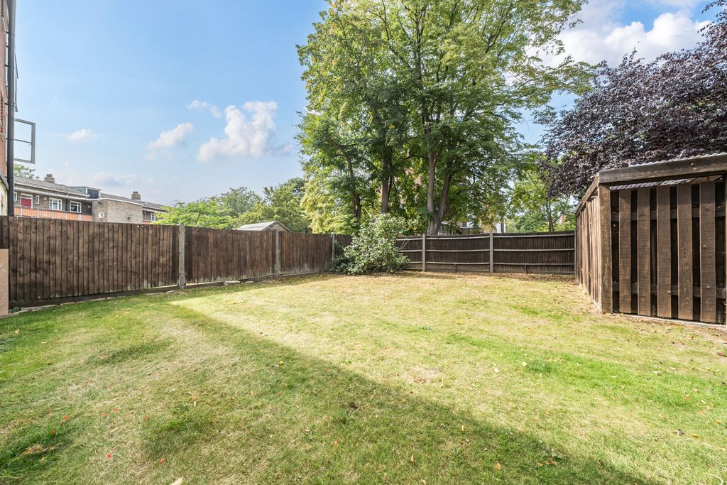 Property photo 3 of 15 Garden