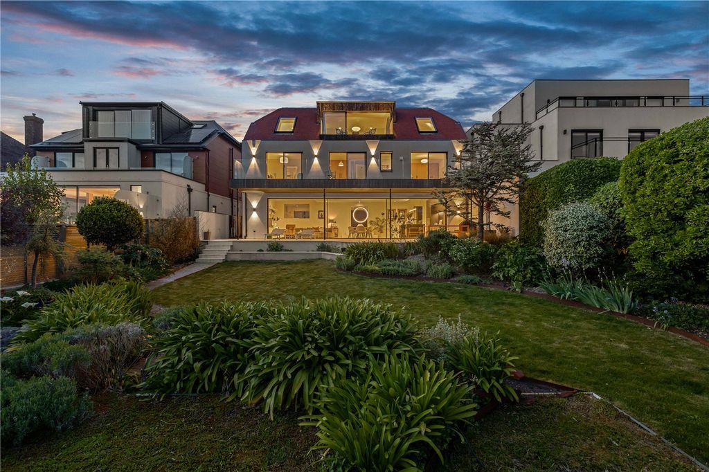 Property photo 2 of 31 Picture 2