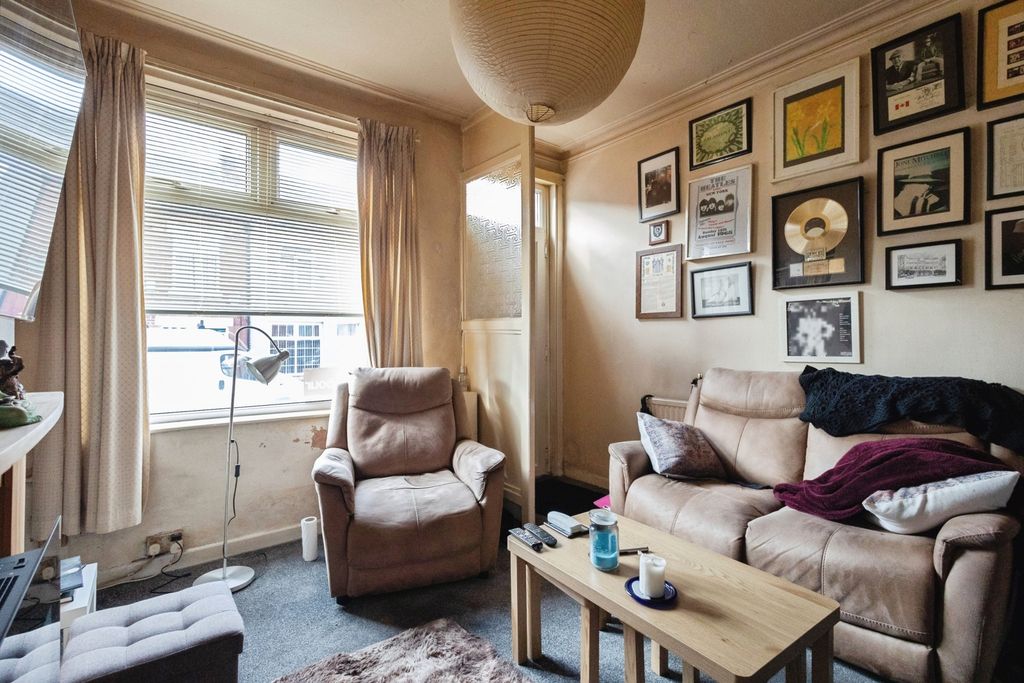 Property photo 2 of 16 Pbox-Img.Jpg