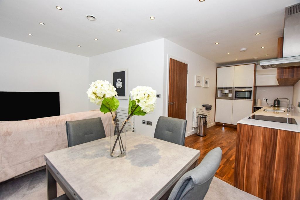 Property photo 2 of 13 Picture No. 28