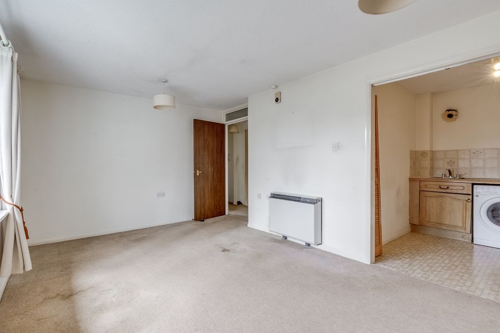 Property photo 2 of 15 4563421