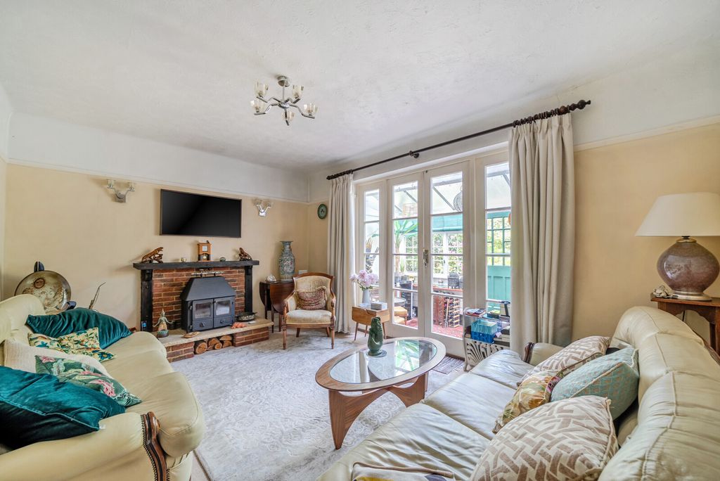 Property photo 3 of 17 Sitting Room