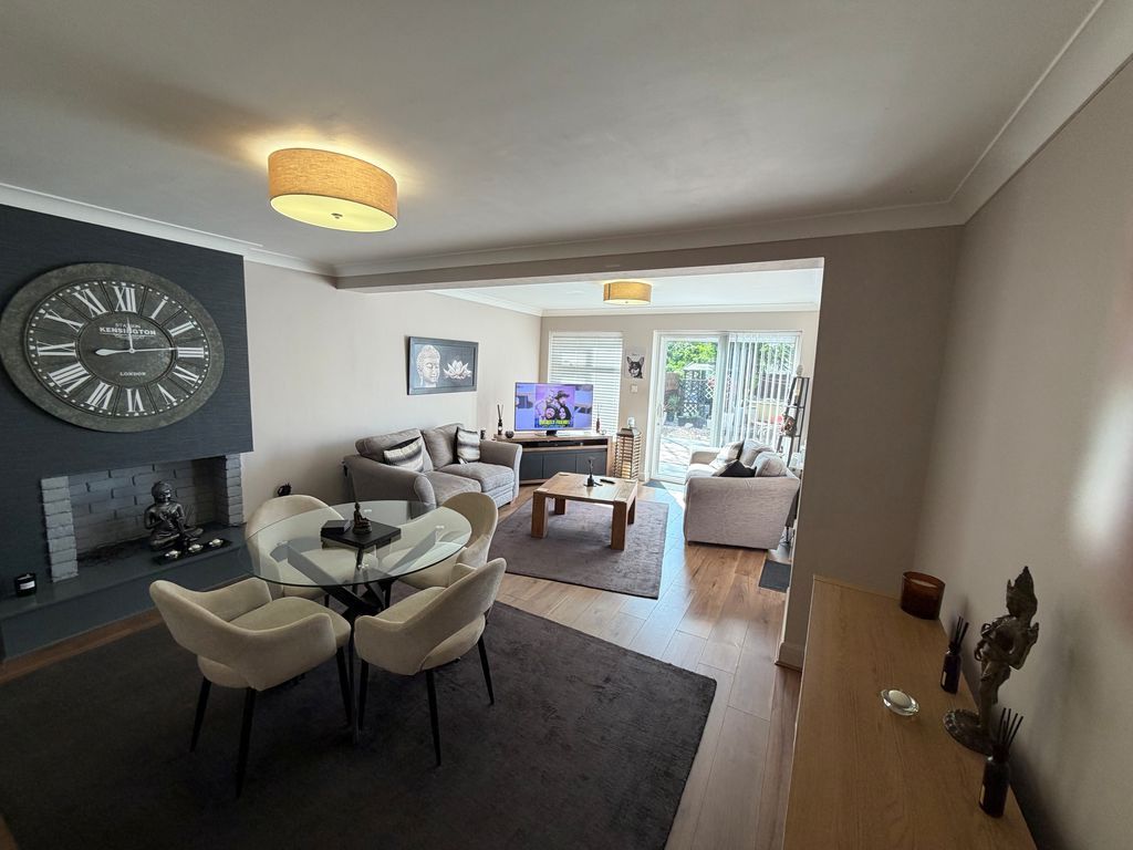 Property photo 3 of 9 Photo 3