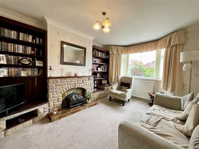 Property photo 2 of 16 Lounge