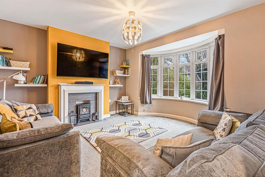 Property photo 2 of 26 Lounge