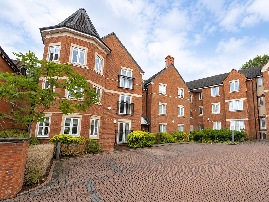 Property photo 1 of 14 Heritage Court Front