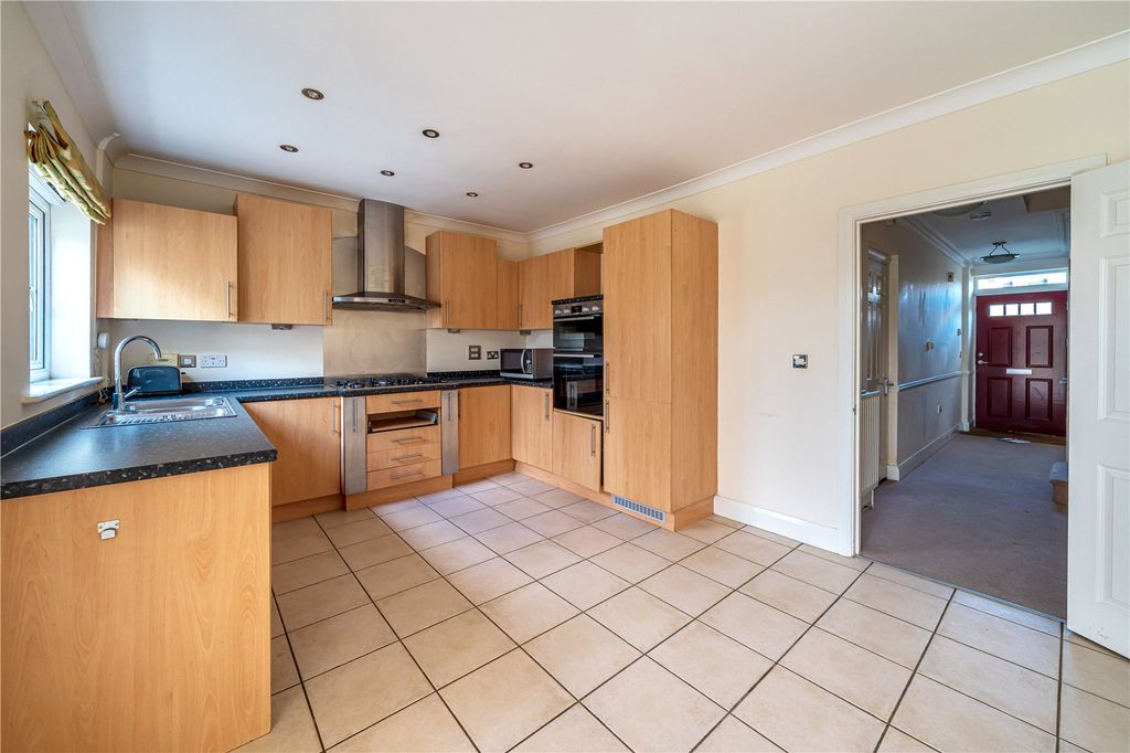 Property photo 3 of 13 Kitchen/Dining Room