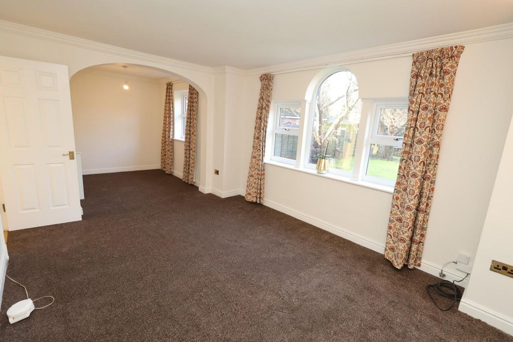 Property photo 2 of 12 2.Jpg