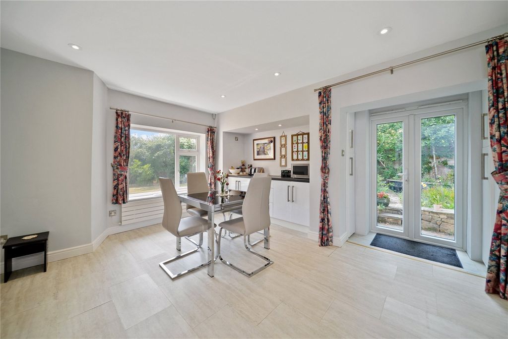 Property photo 3 of 18 Dining Kitchen
