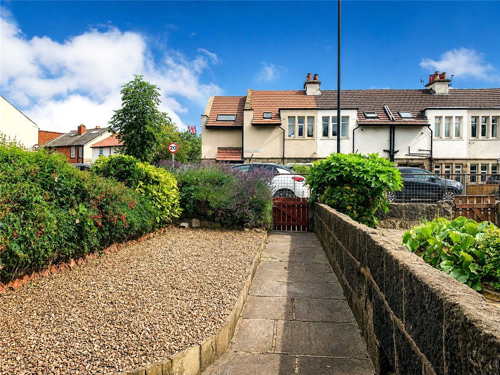 Property photo 2 of 9 Front Garden