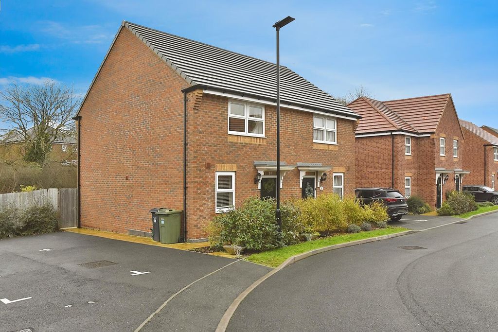 Property photo 1 of 11 Front (Exterior)