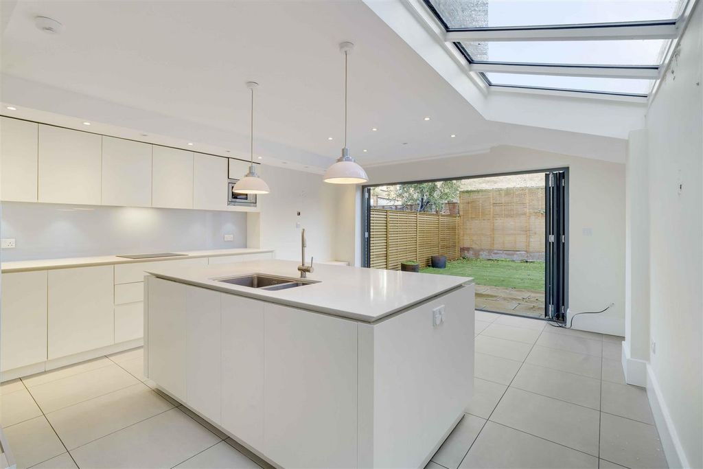 Property photo 1 of 27