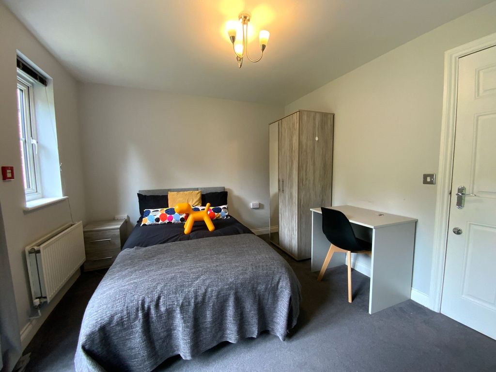 Property photo 2 of 7 Bedroom 2