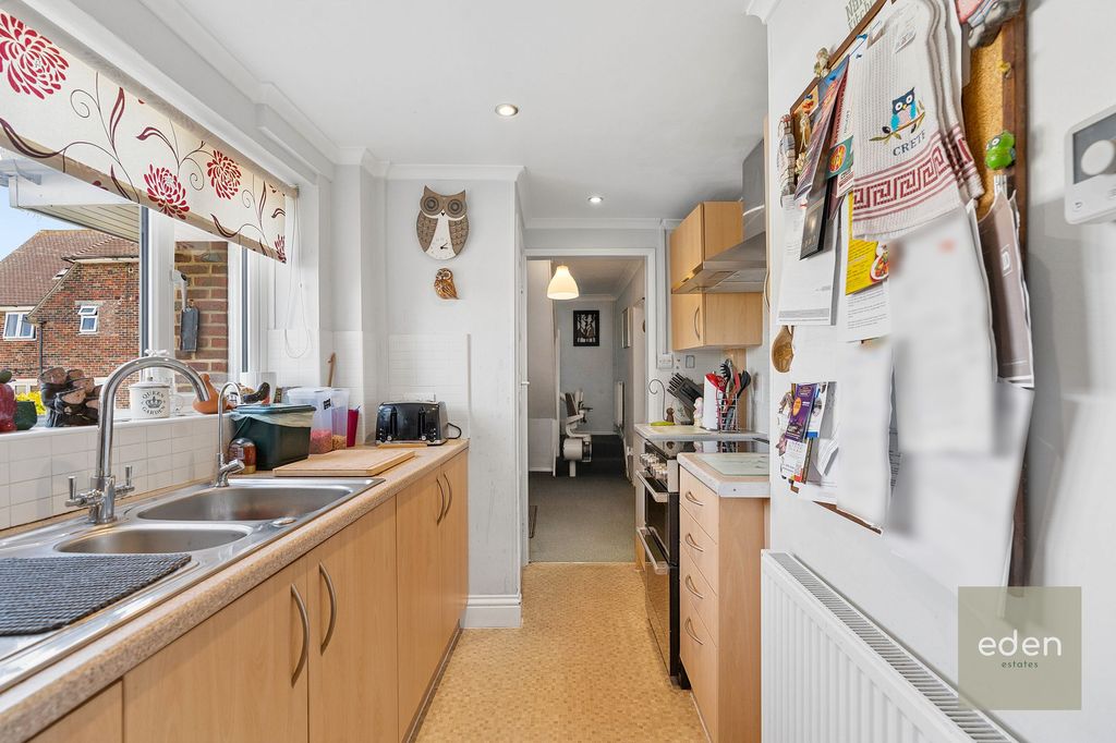 Property photo 3 of 19
