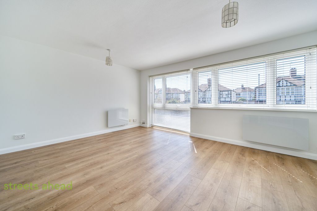 Property photo 1 of 16 E3Ac35A0-E717-4A9...