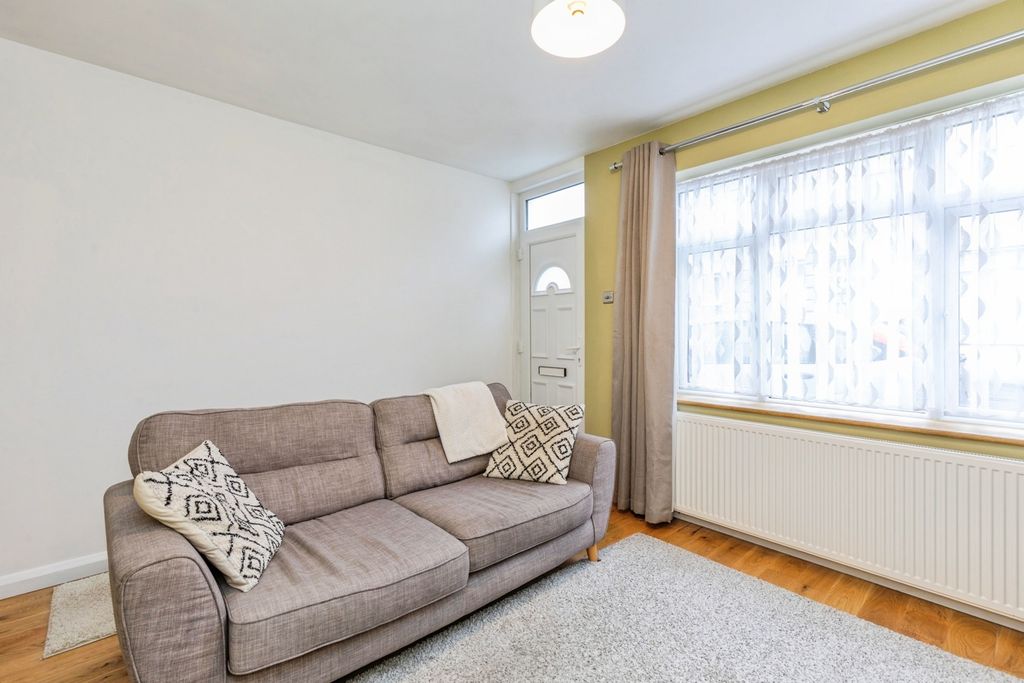 Property photo 3 of 19 Pbox-Img.Jpg