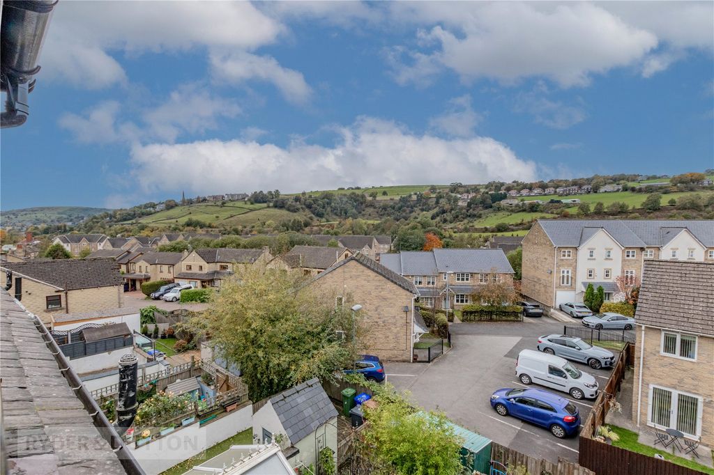 Property photo 2 of 17 Rear View