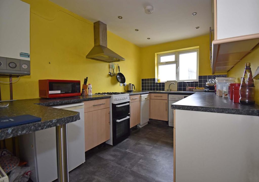 Property photo 1 of 9 Hpr Kitchen.Jpg