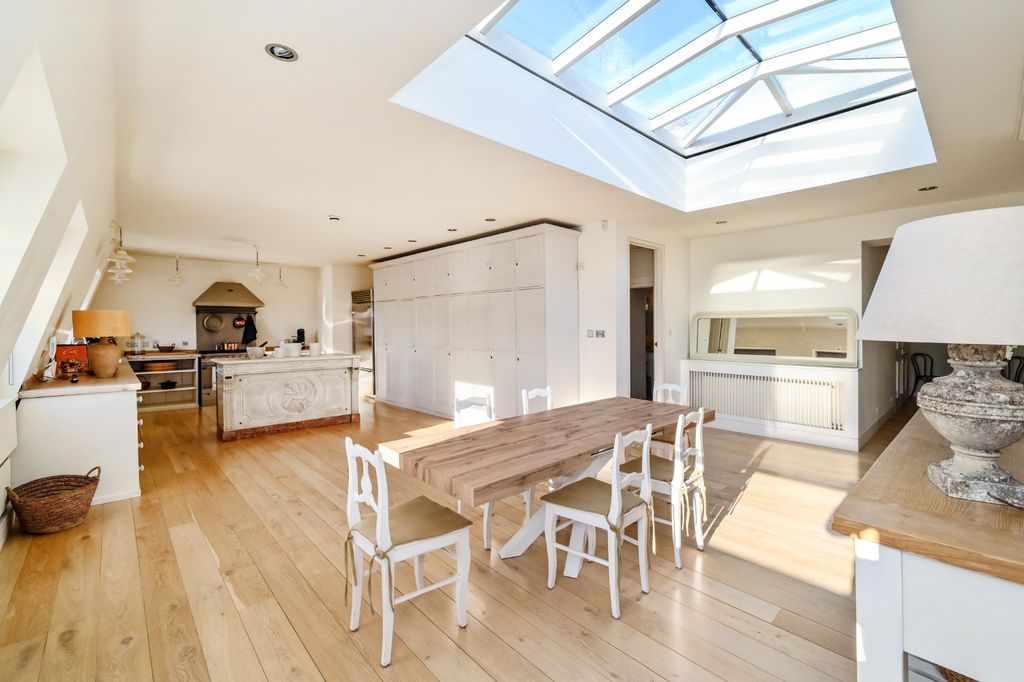 Property photo 1 of 47 Dinning Room