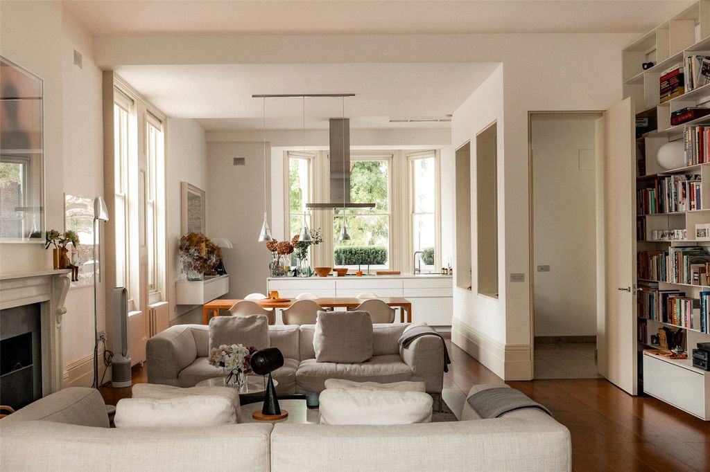 Property photo 3 of 12 Kitchen/Dining Room