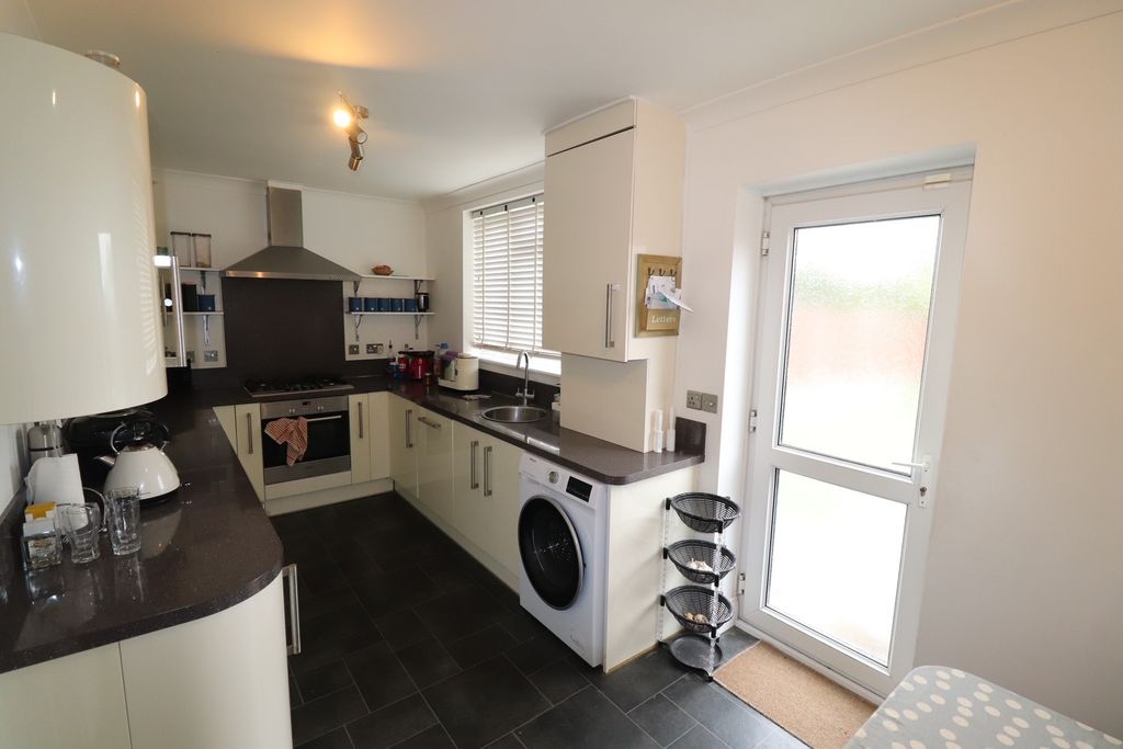 Property photo 2 of 15 Kitchen Breakfast Room