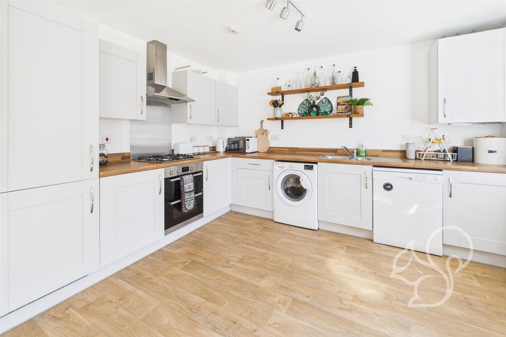 Property photo 2 of 29 Kitchen/Diner