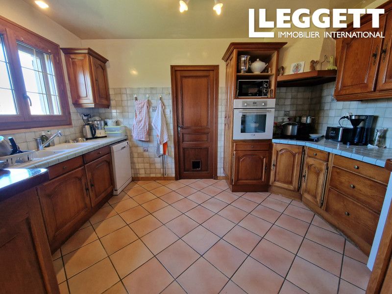 Property photo 3 of 10