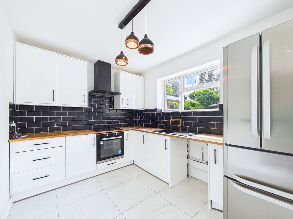 Property photo 2 of 15 3555622