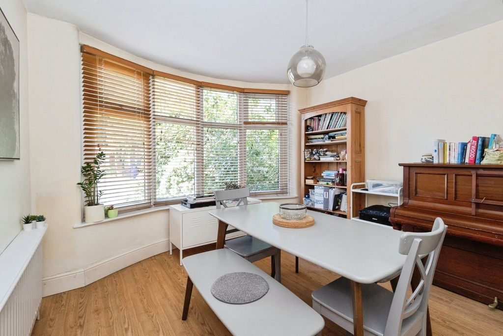Property photo 3 of 24 Pbox-Img.Jpg