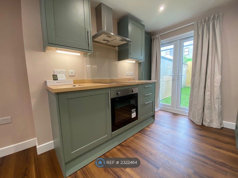Property photo 3 of 12 Kitchen (Left)