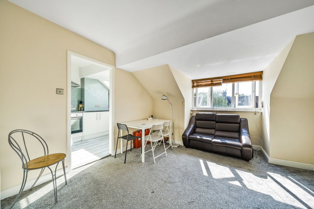 Property photo 2 of 6 999037 (2)