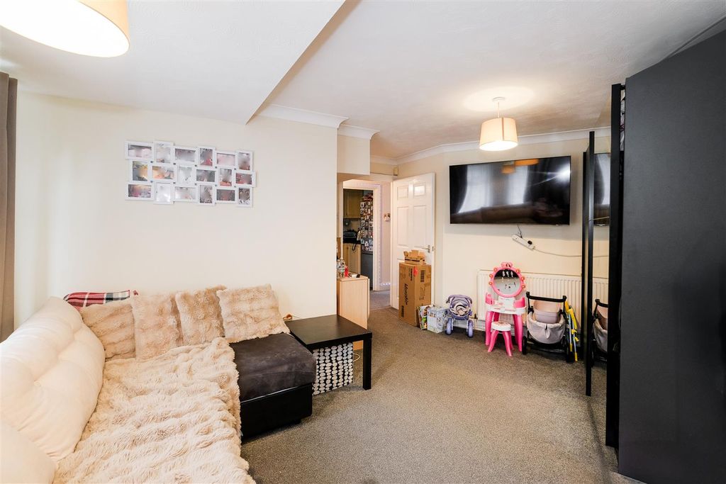 Property photo 3 of 13