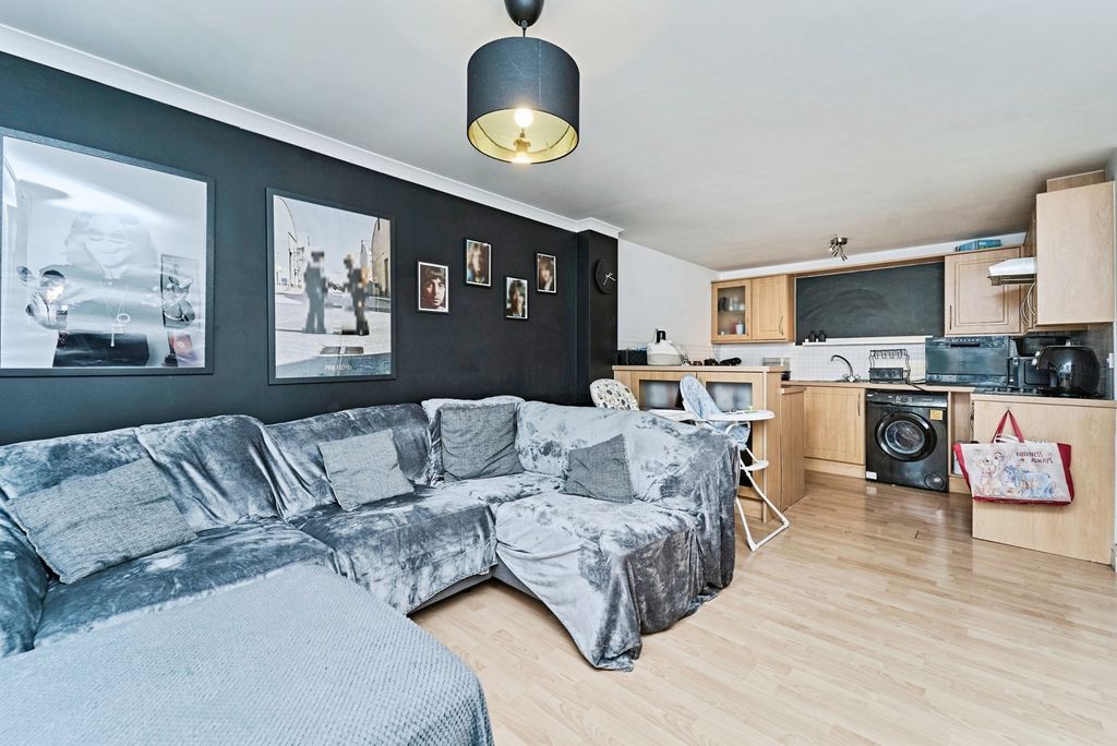 Property photo 2 of 12 Pbox-Img.Jpg