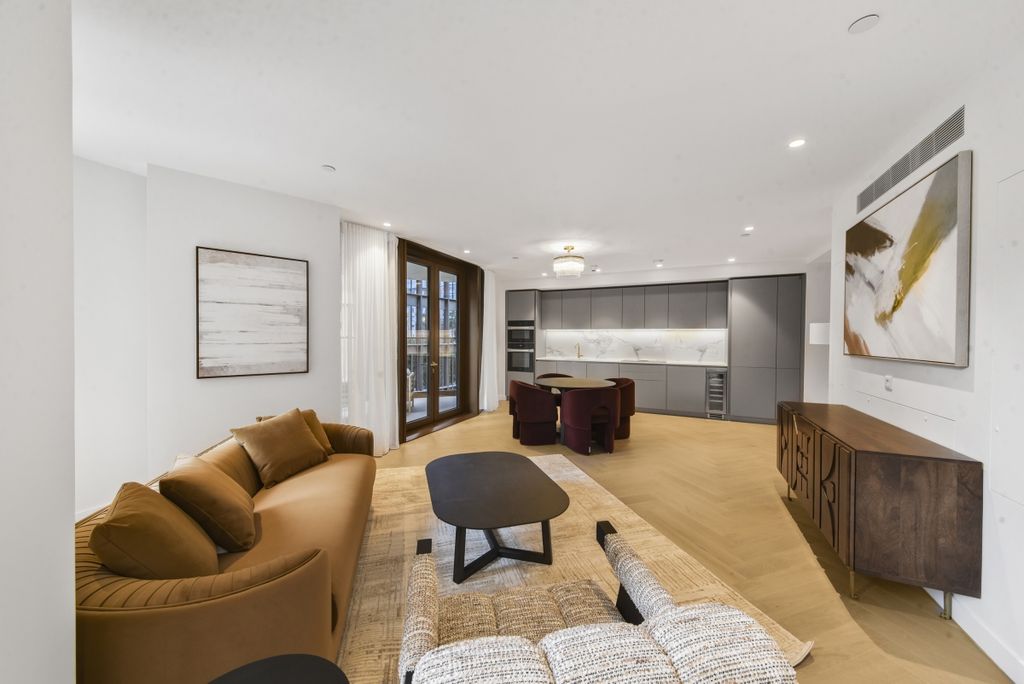 Property photo 2 of 33 Dsc_1703_High