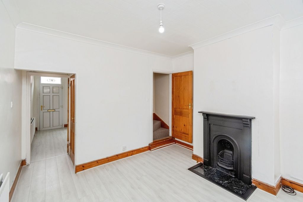 Property photo 3 of 17 Photo