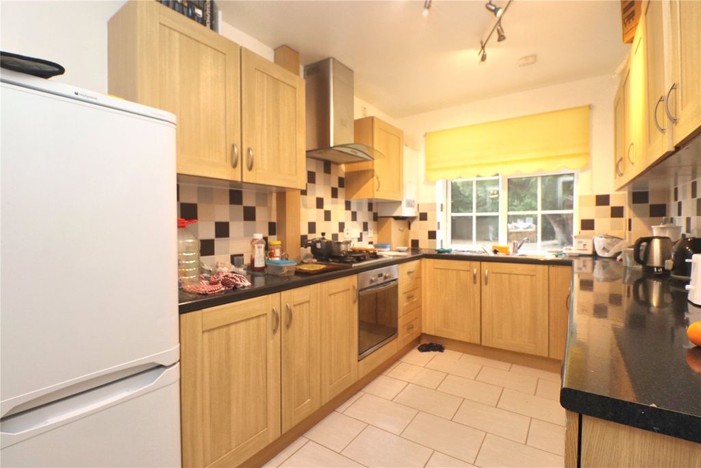 Property photo 2 of 9 Picture No. 10