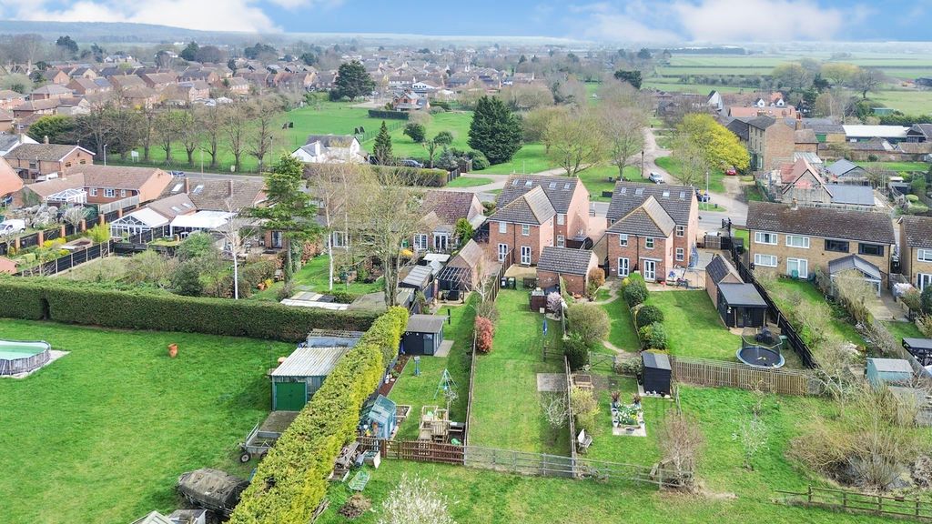 Property photo 2 of 27 Rear Garden