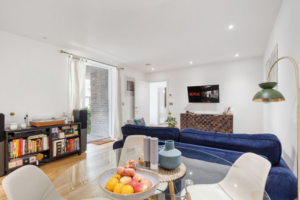 Property photo 3 of 13