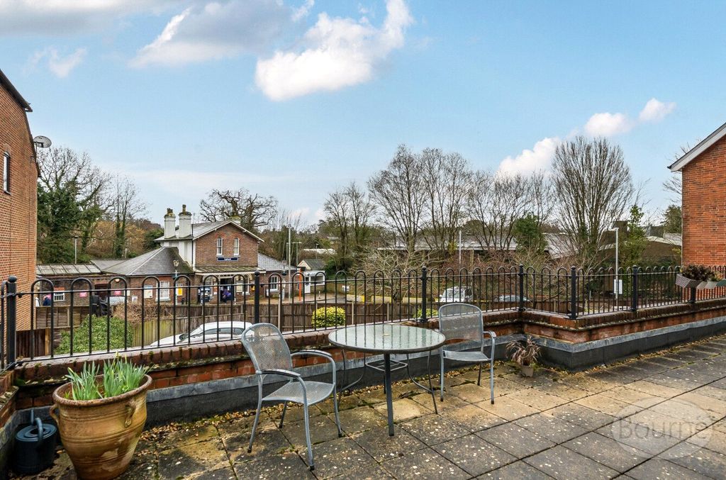 Additional image 9 of 2 bed flat for saleStation Road, Liphook, Hampshire GU30