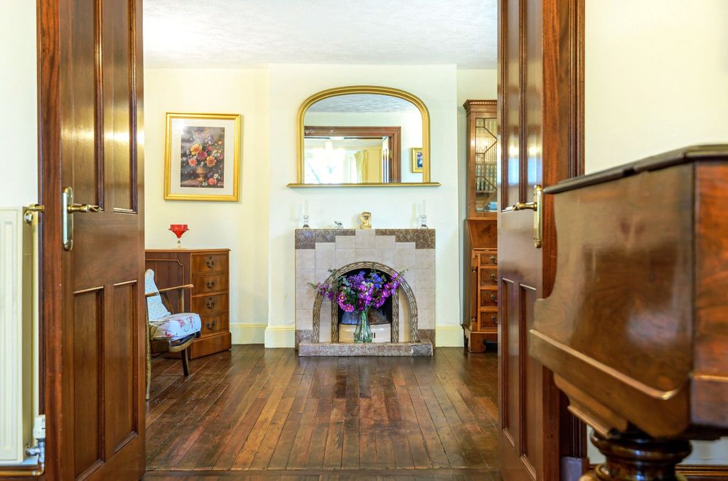 Property photo 3 of 19 Picture No. 48