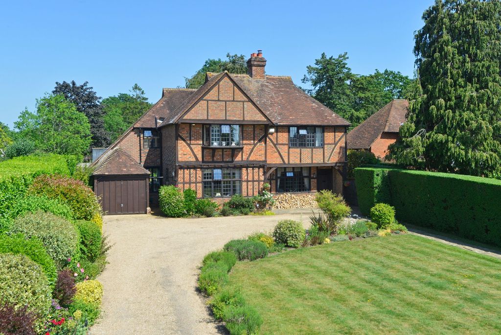 Property photo 1 of 32