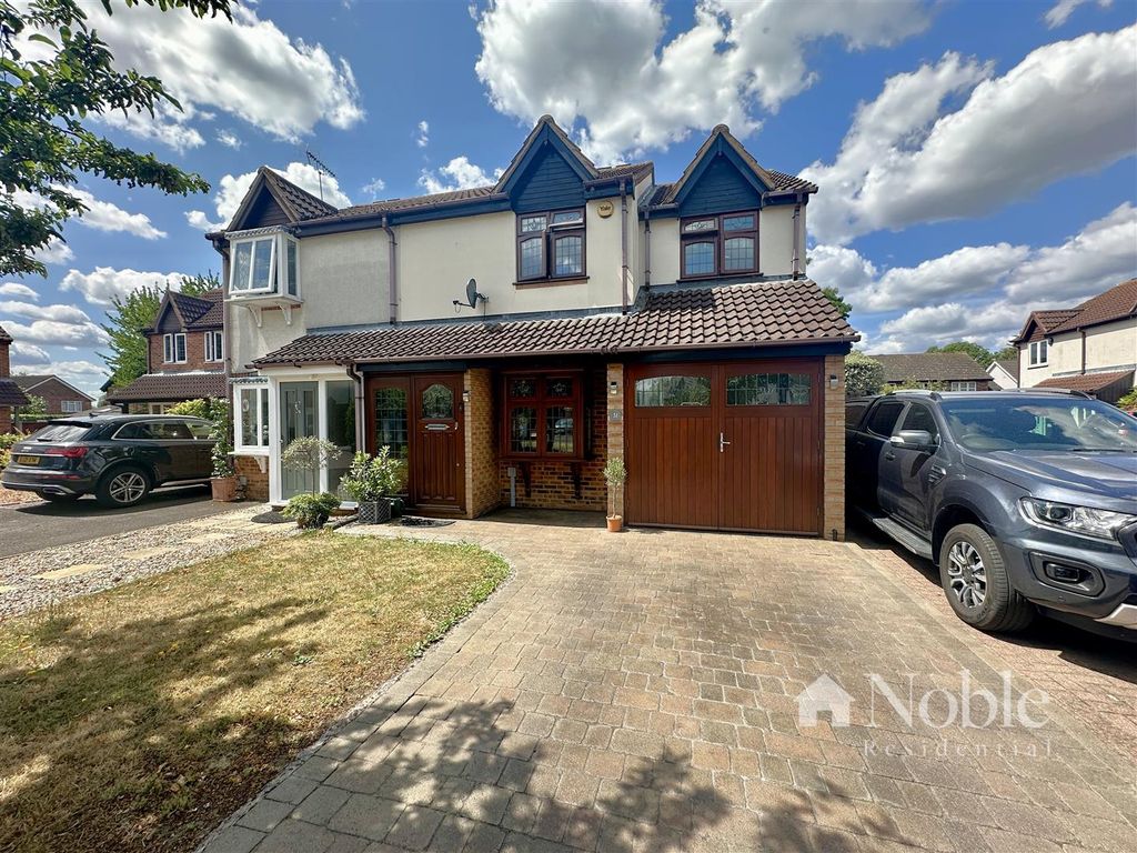 Property photo 1 of 18 External