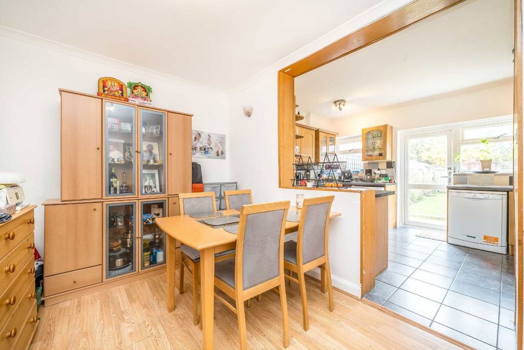 Property photo 3 of 6