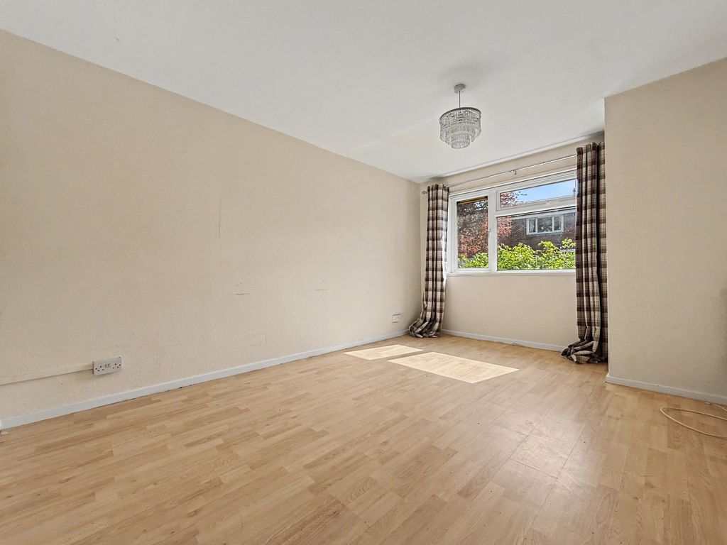 Property photo 3 of 7 Img4588