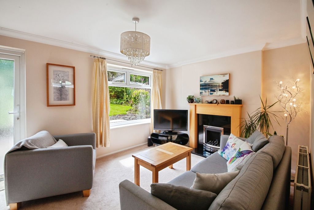 Property photo 2 of 17 Pbox-Img.Jpg