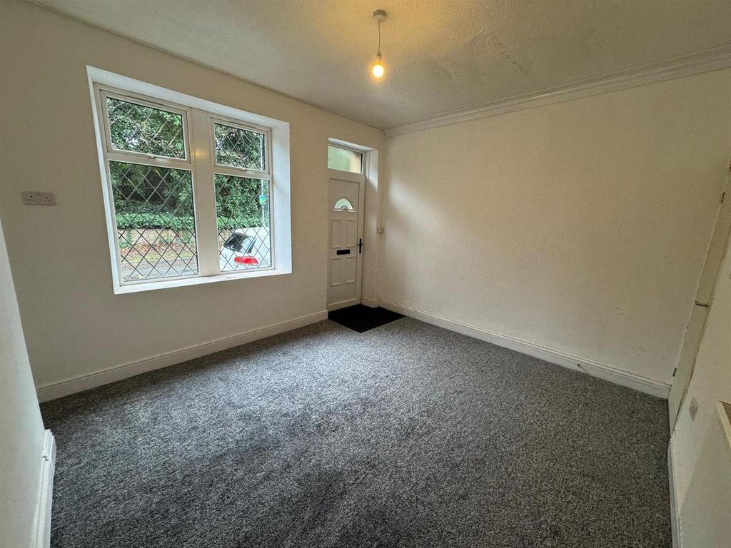 Property photo 2 of 22 Lounge