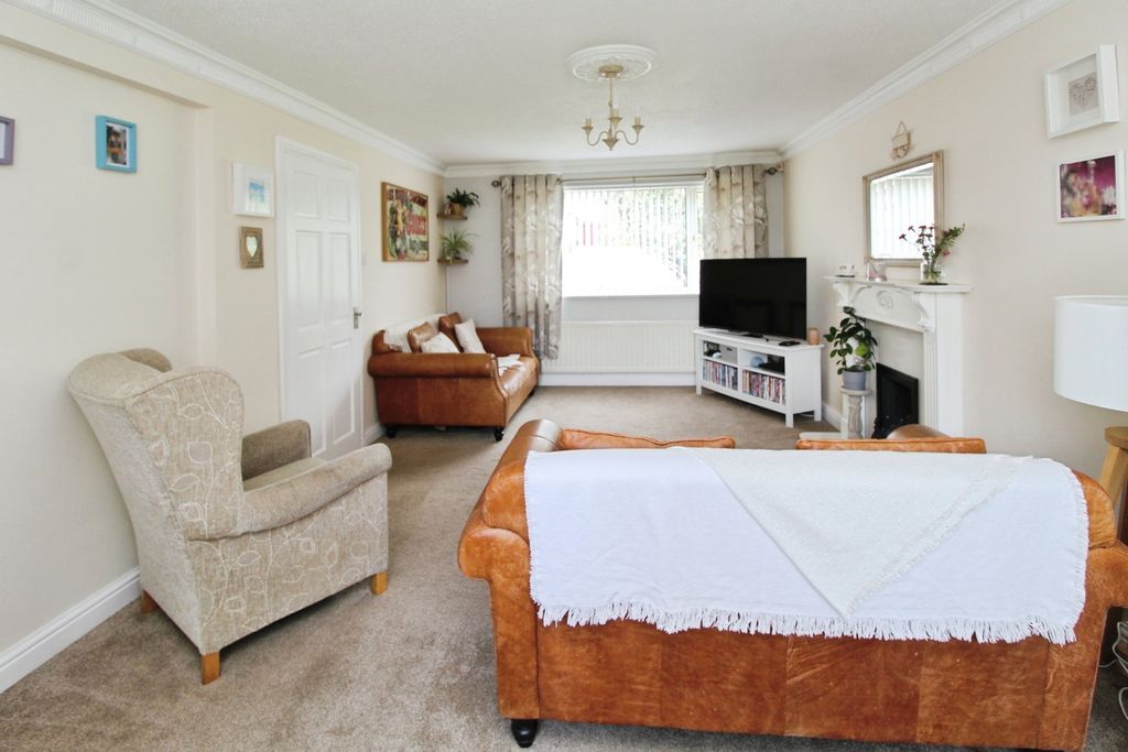 Property photo 2 of 23
